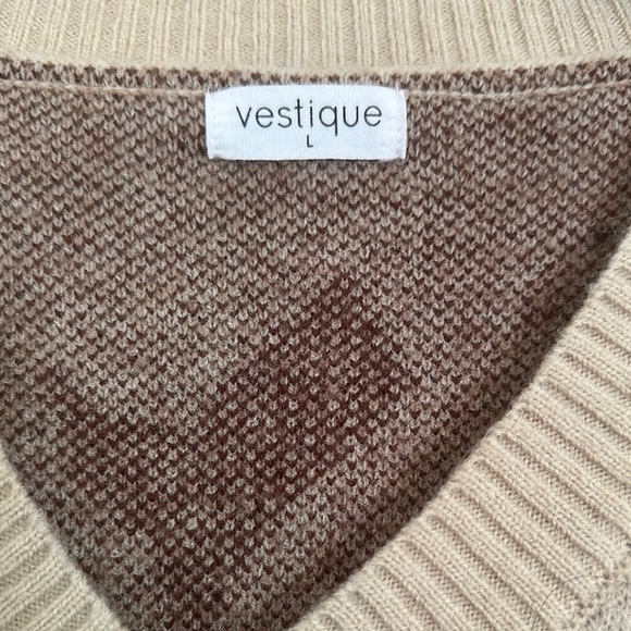 Vestique Cream and Brown V-Neck Sweater with Cartoon Bear Design - Picture 5 of 7